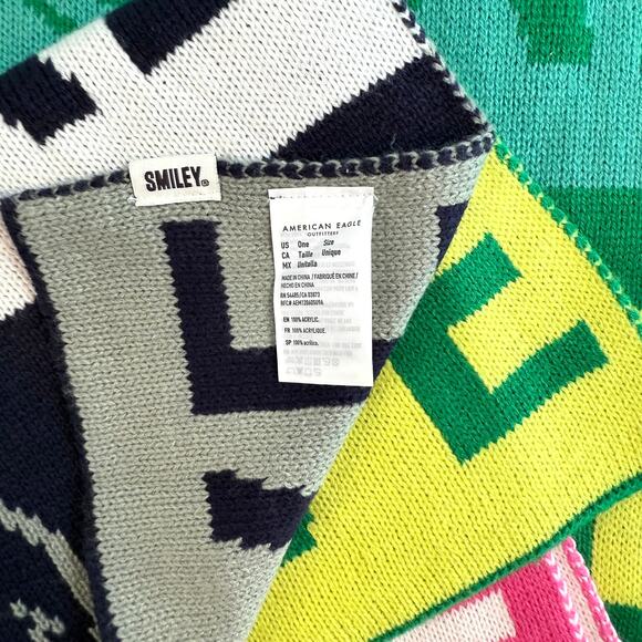 American Eagle x Smiley Oversized Knit Scarf – Colorblock Logo – 18” x 80” - Picture 5 of 9
